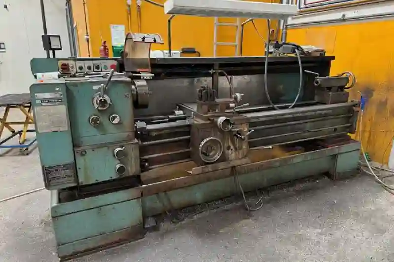 TOS SUI 50 Universal Torna Tezgahı