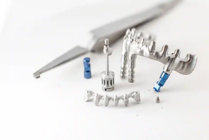 ortopedik implant parçaları üretimi